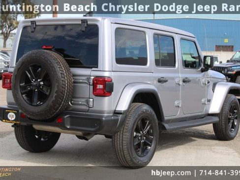 Used 2021 Jeep Wrangler Unlimited Sahara image 5