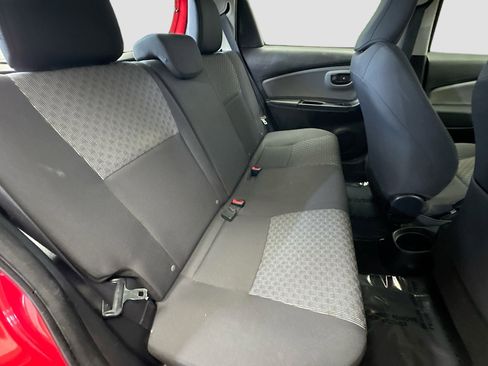 Used 2015 Toyota Yaris L image 14