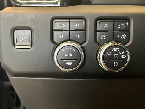 Used 2023 GMC Sierra 1500 Denali AWD/4WD image 25