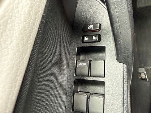 Used 2015 Toyota Corolla LE FWD image 13