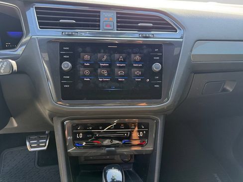 Used 2022 Volkswagen Tiguan SE R-Line FWD image 23