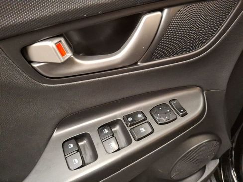 Used 2020 Hyundai Kona Limited image 15