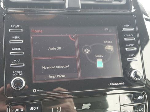 Used 2021 Toyota Prius LE image 18