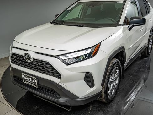 Used 2025 Toyota RAV4 LE AWD/4WD image 14