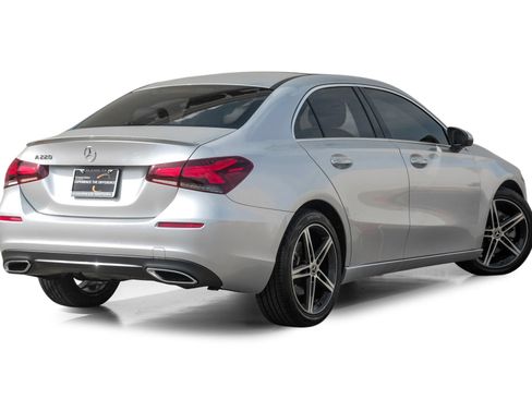Used 2022 Mercedes-Benz A 220 image 8