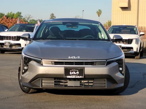 New 2026 Kia K4 LXS image 2