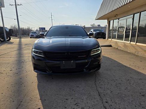 Used 2022 Dodge Charger SXT w/ Leather Interior Group RWD image 2