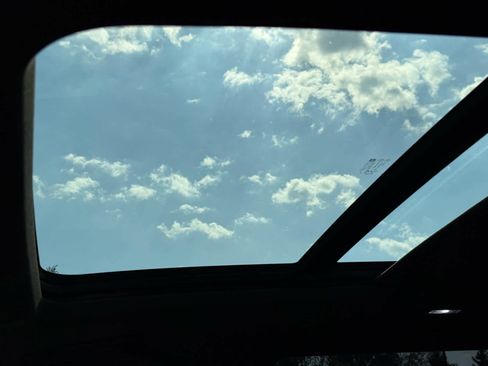 Used 2021 Chevrolet Tahoe Z71 w/ Z71 Signature Package image 29