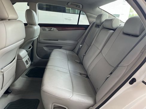 Used 2011 Toyota Avalon Limited FWD image 12
