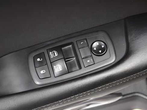 Used 2021 Dodge Challenger SXT image 15