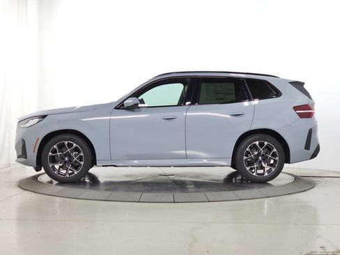 Used 2026 BMW X3 xDrive30i w/ M Sport Package AWD/4WD image 4
