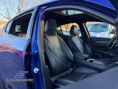 Used 2023 Maserati Grecale Modena AWD/4WD image 12