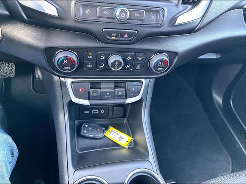 Used 2022 GMC Terrain SLE w/ Driver Convenience Package image 27