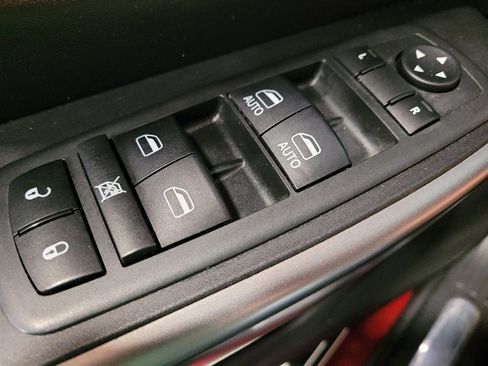 Used 2019 Jeep Cherokee Limited AWD/4WD image 27