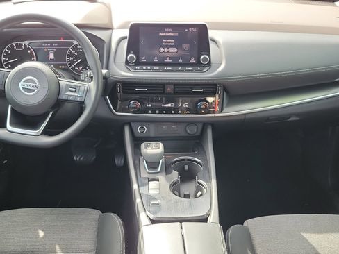 Certified 2021 Nissan Rogue SV FWD image 15