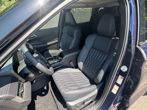 New 2025 Mitsubishi Outlander SEL image 24