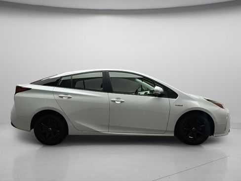 Used 2021 Toyota Prius LE w/ Carpet Mat Package (TMS) AWD/4WD image 7