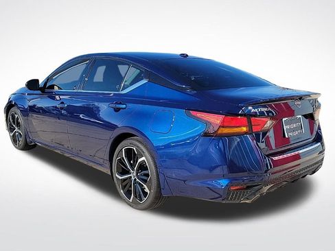 Used 2023 Nissan Altima 2.5 SR w/ SR Premium Package image 3