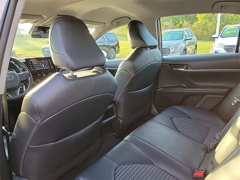 Used 2023 Toyota Camry SE image 12