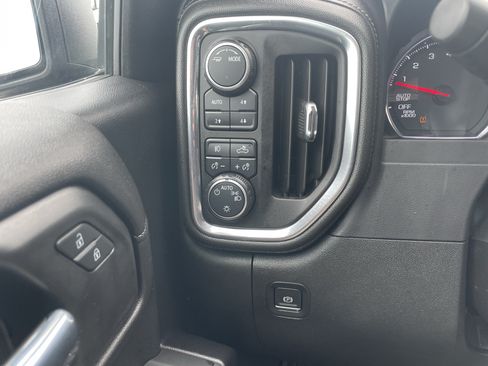 Used 2021 Chevrolet Silverado 1500 LT Trail Boss w/ Convenience Package II AWD/4WD image 15
