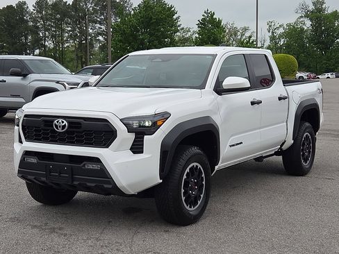 Used 2024 Toyota Tacoma TRD Off-Road AWD/4WD image 2