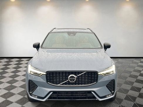 Used 2023 Volvo XC60 B5 Ultimate image 8