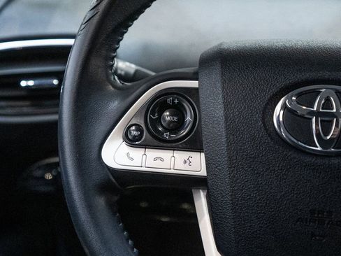 Used 2017 Toyota Prius Three image 28