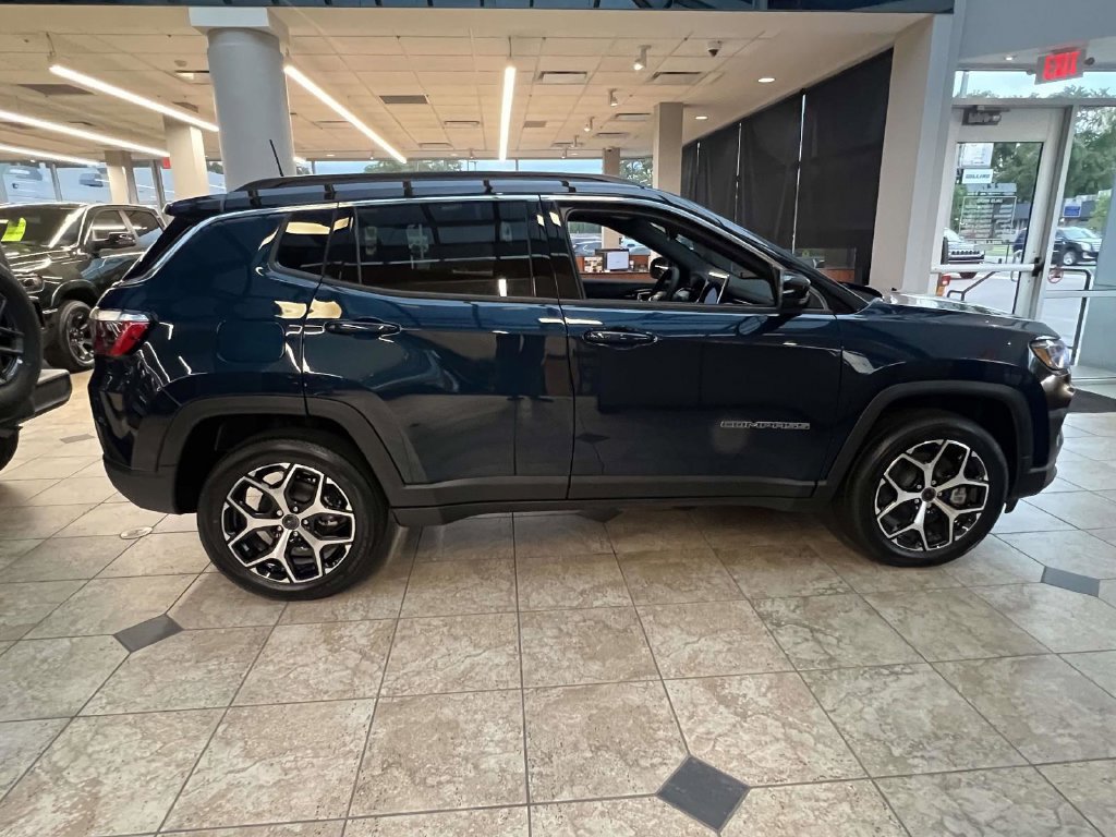 Used 2026 Jeep Compass Limited AWD/4WD image 6