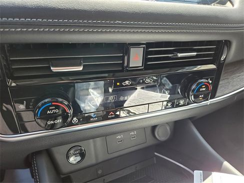 New 2025 Nissan Rogue Platinum w/ Tech Package image 19