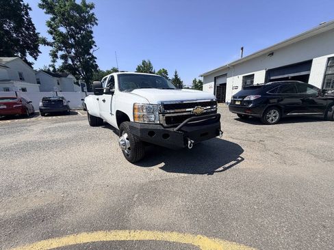 Used 2013 Chevrolet Silverado 3500 W/T w/ Snow Plow Prep Package AWD/4WD image 11