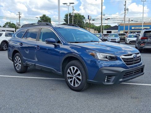Used 2022 Subaru Outback Premium AWD/4WD image 3
