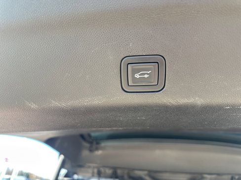 Used 2023 GMC Yukon Denali image 33