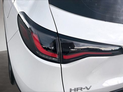 Certified 2025 Honda HR-V LX image 22