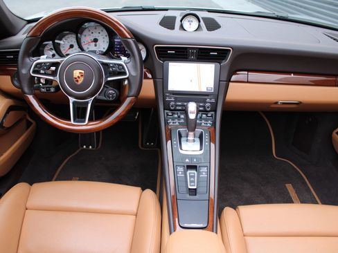 Used 2018 Porsche 911 Turbo S image 22