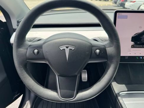 Used 2024 Tesla Model Y Performance AWD/4WD image 17