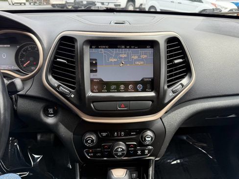 Used 2015 Jeep Cherokee Limited w/ Trailer Tow Group AWD/4WD image 14