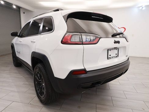 Used 2022 Jeep Cherokee Latitude AWD/4WD image 3