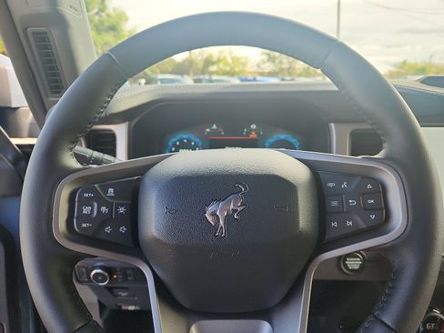 New 2025 Ford Bronco Outer Banks image 14