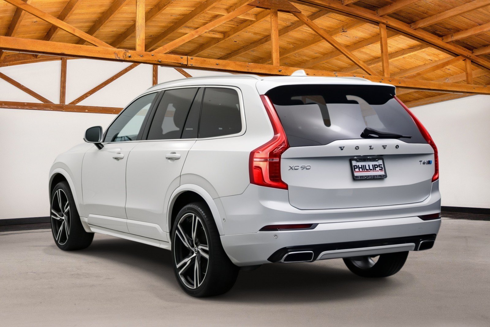 Used 2017 Volvo XC90 T6 R-Design w/ Vision Package AWD/4WD image 3