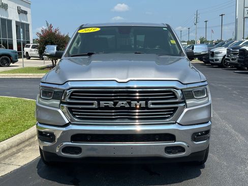 Used 2019 RAM 1500 Laramie AWD/4WD image 2