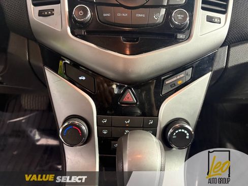 Used 2015 Chevrolet Cruze LT FWD image 17