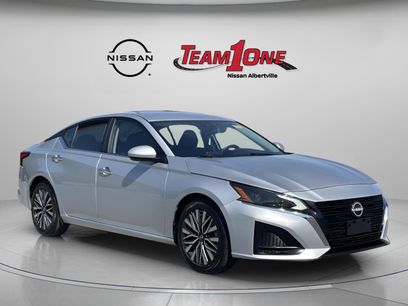 Used 2023 Nissan Altima 2.5 SV