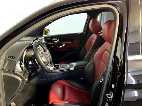 Used 2022 Mercedes-Benz GLC 300 4MATIC image 9