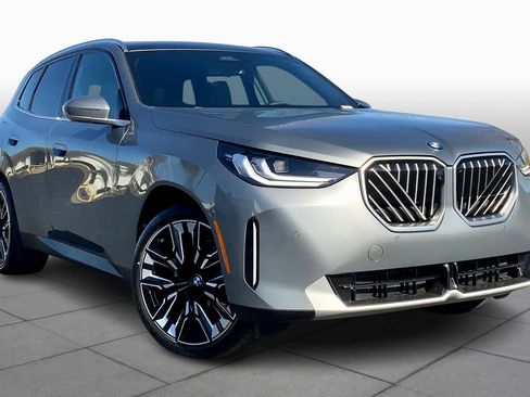 Used 2025 BMW X3 xDrive30i w/ Premium Package image 2