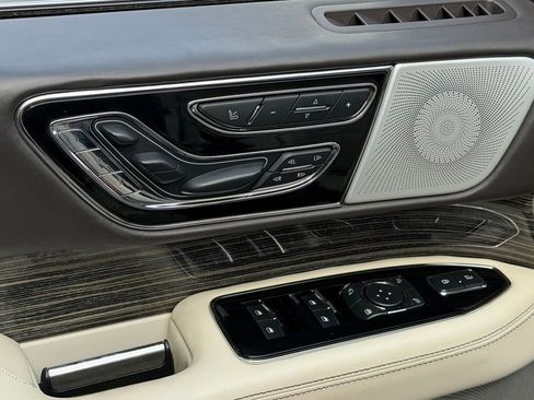 Used 2020 Lincoln Navigator Black Label w/ Cargo Convenience Package AWD/4WD image 29