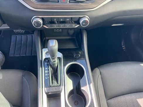 Used 2024 Nissan Altima 2.5 SV image 15