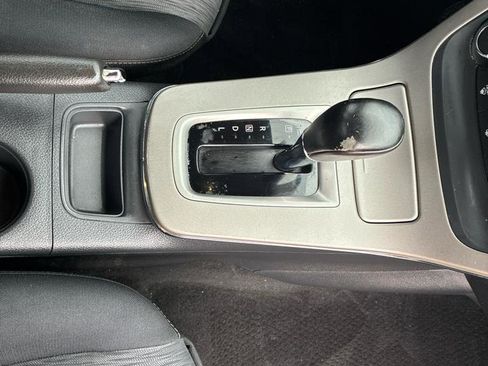Used 2015 Nissan Sentra SV image 38