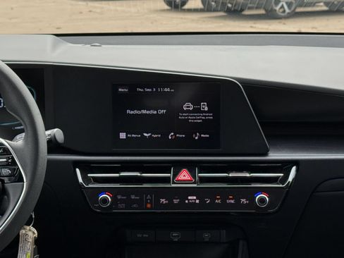 Used 2026 Kia Niro LX FWD image 18