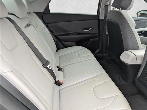 Used 2023 Hyundai Elantra Limited w/ Winter Weather Package image 30