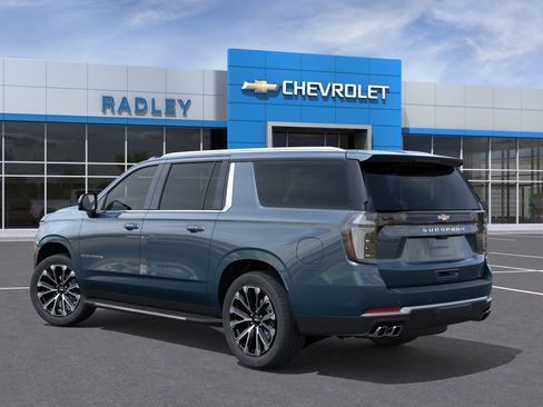 New 2026 Chevrolet Suburban High Country image 3
